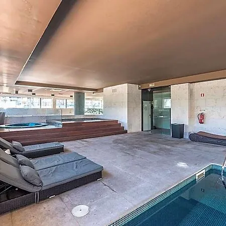 Da Rocha 2-bedroom With Parking Bay Portimao