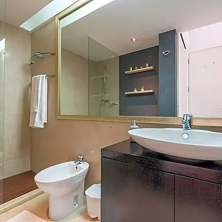 Da Rocha 2-bedroom With Parking Bay Hotel