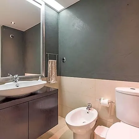 Da Rocha 2-bedroom With Parking Bay Hotel