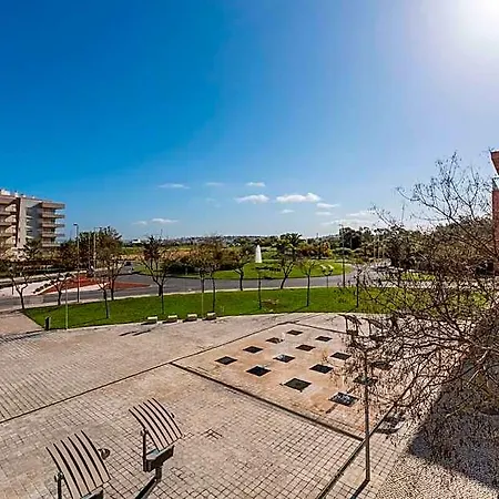 Da Rocha 2-bedroom With Parking Bay